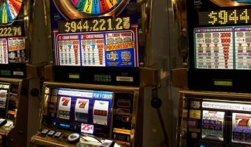 What were the top online slots for April 2018?