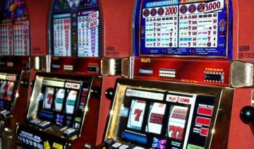 What were the top online slots for March 2018?