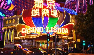 What are my chances of winning at Baccarat (Punto Banco)?